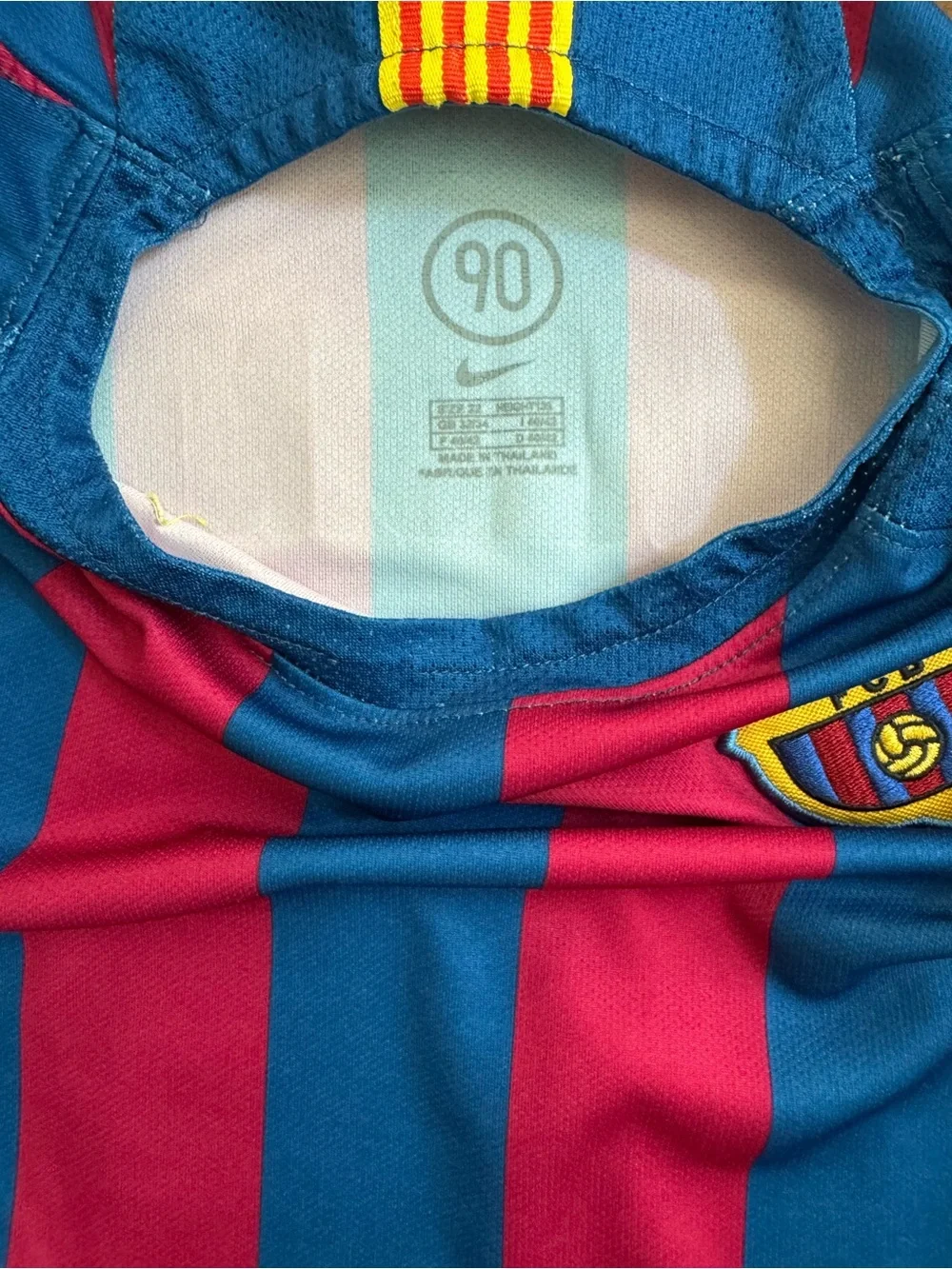 Nike Kids FC Barcelona Ronaldinho 10 jersey and shorts set